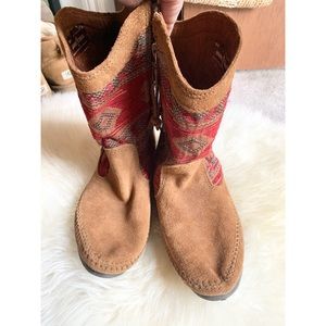 Minnetonka moccasins